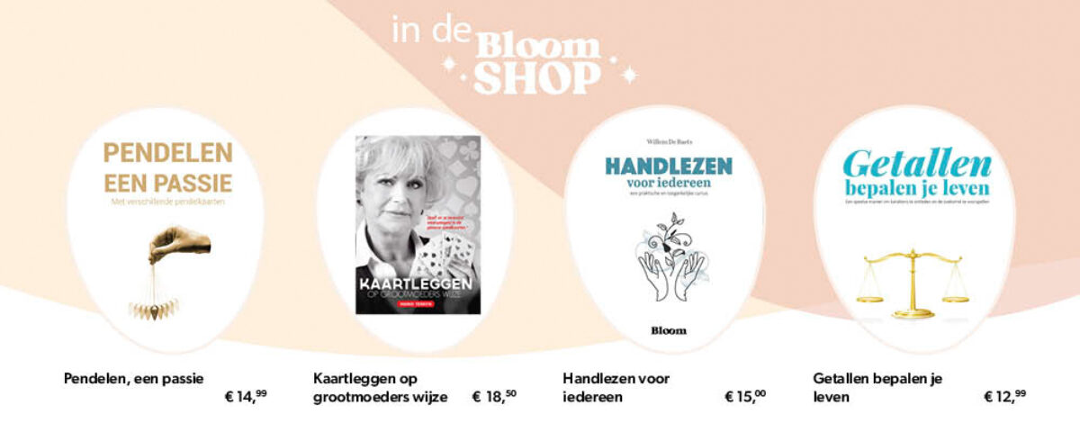 In de Bloom Shop maan boeken en kaarten kaartleggen met speelkaarten