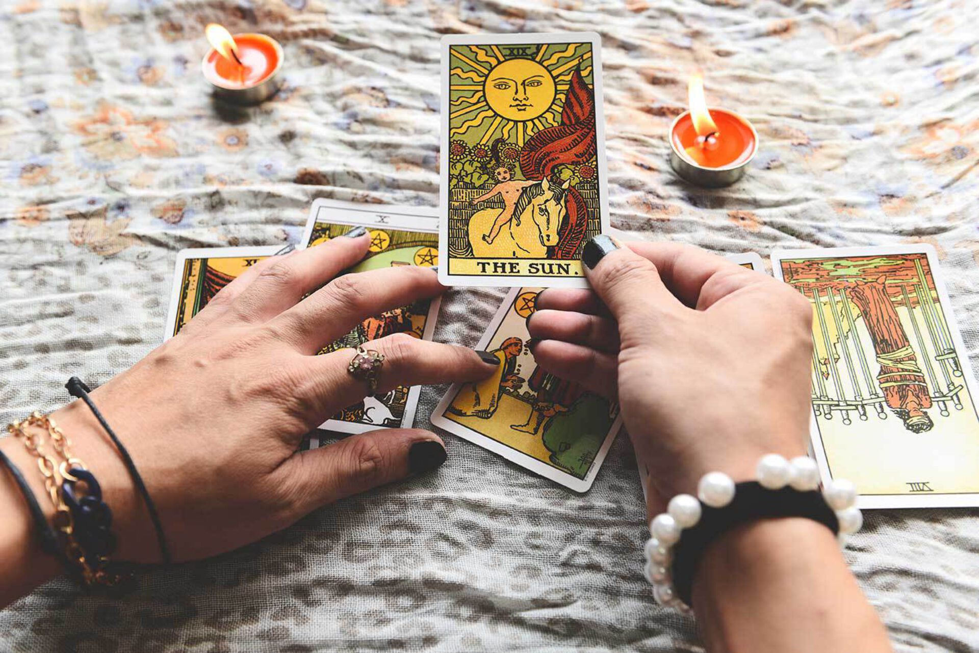 De perfecte tarot reading: 5 manieren om je tarotkaarten te reinigen