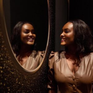 Linda Kamikazi 2